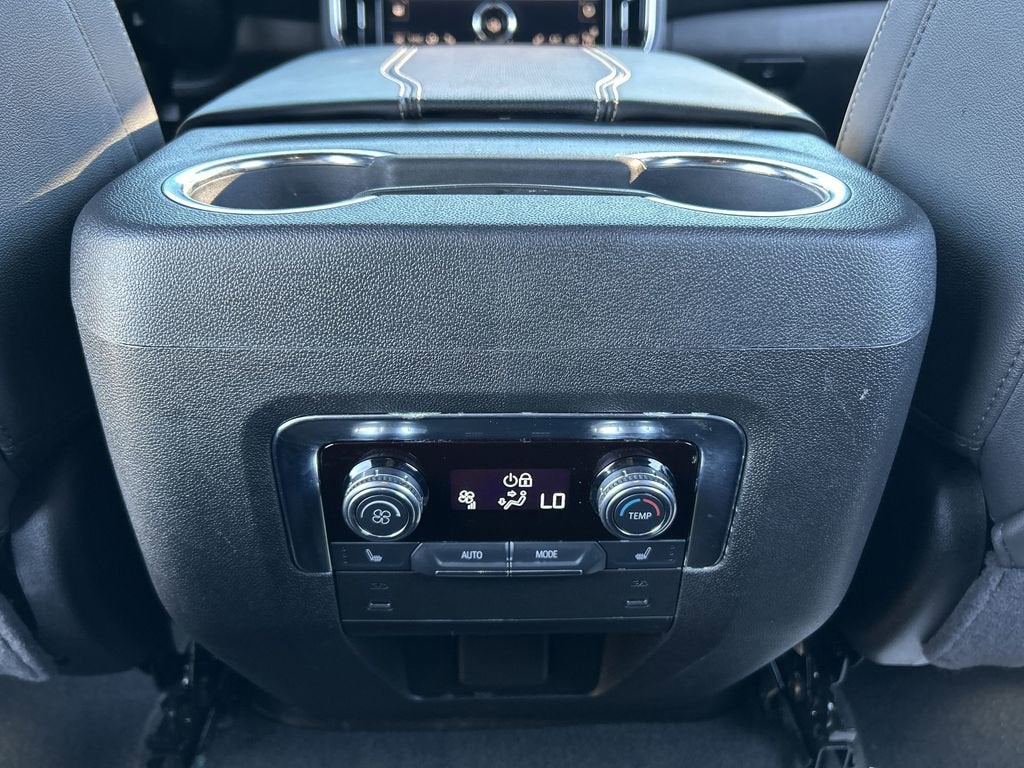 2025 GMC Yukon Elevation