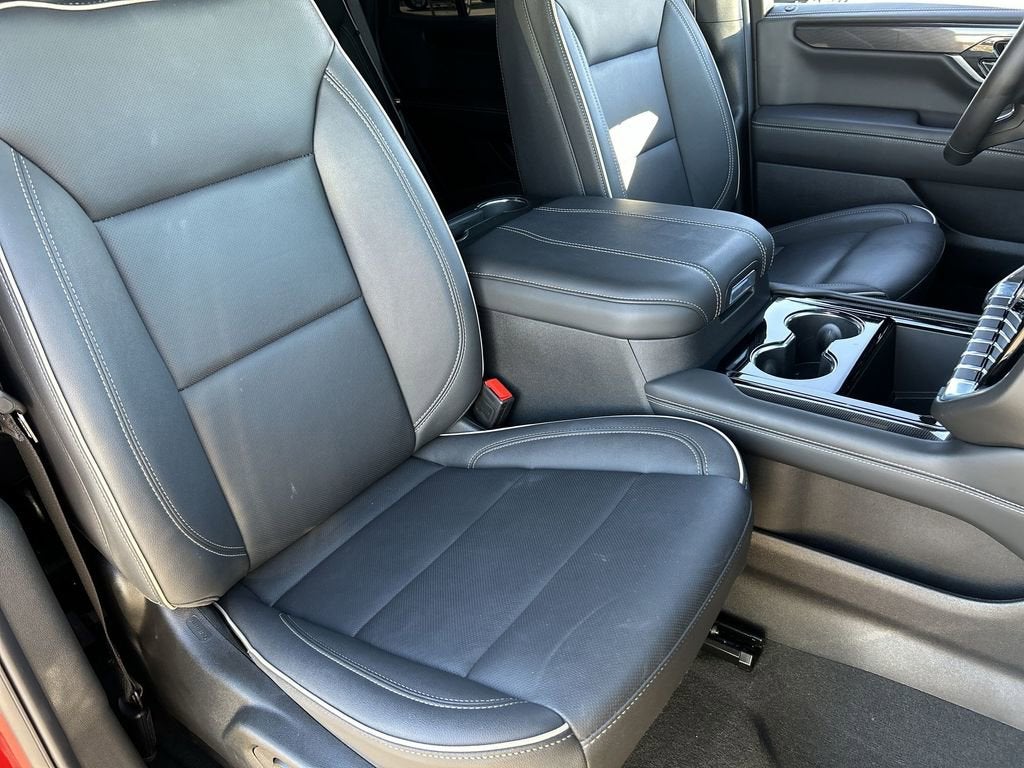 2025 GMC Yukon Elevation