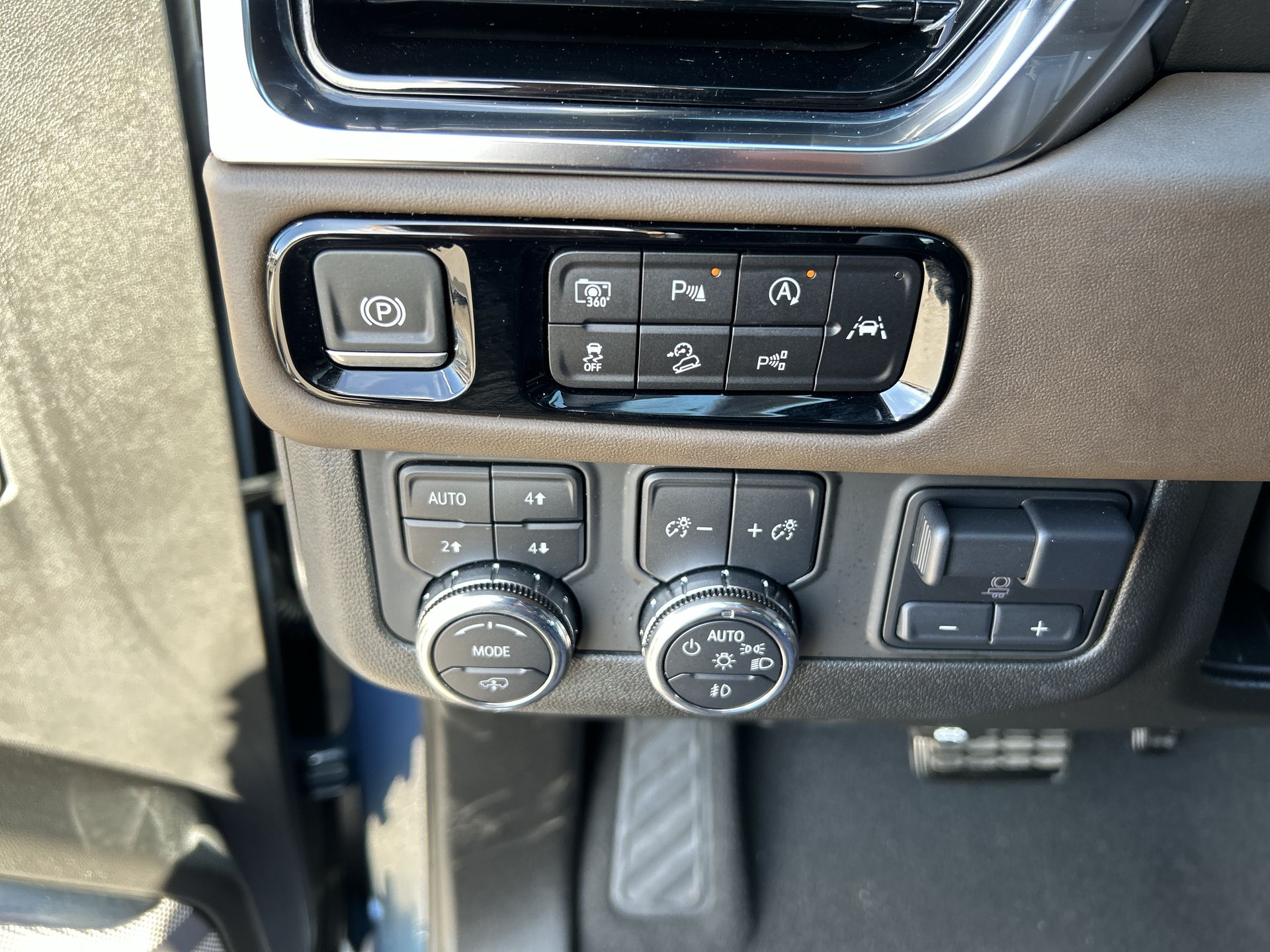 2025 GMC Yukon Denali Ultimate