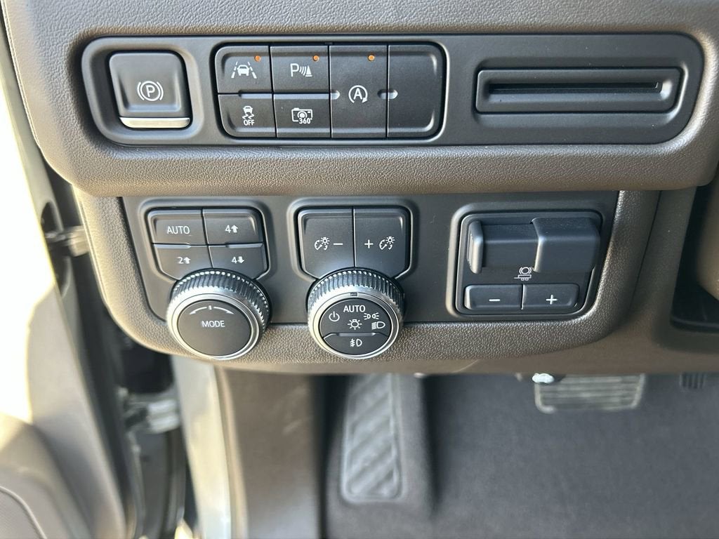 2024 GMC Yukon XL SLT