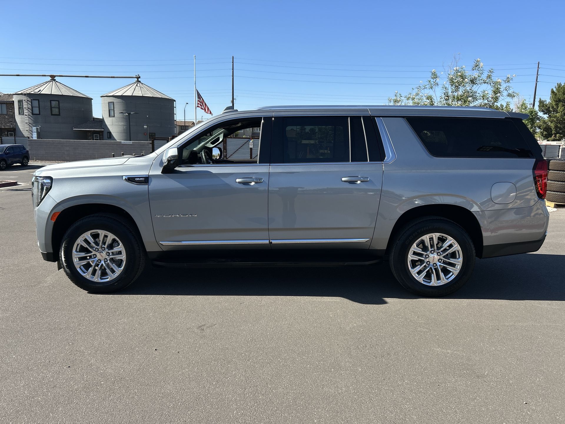 2024 GMC Yukon XL SLT
