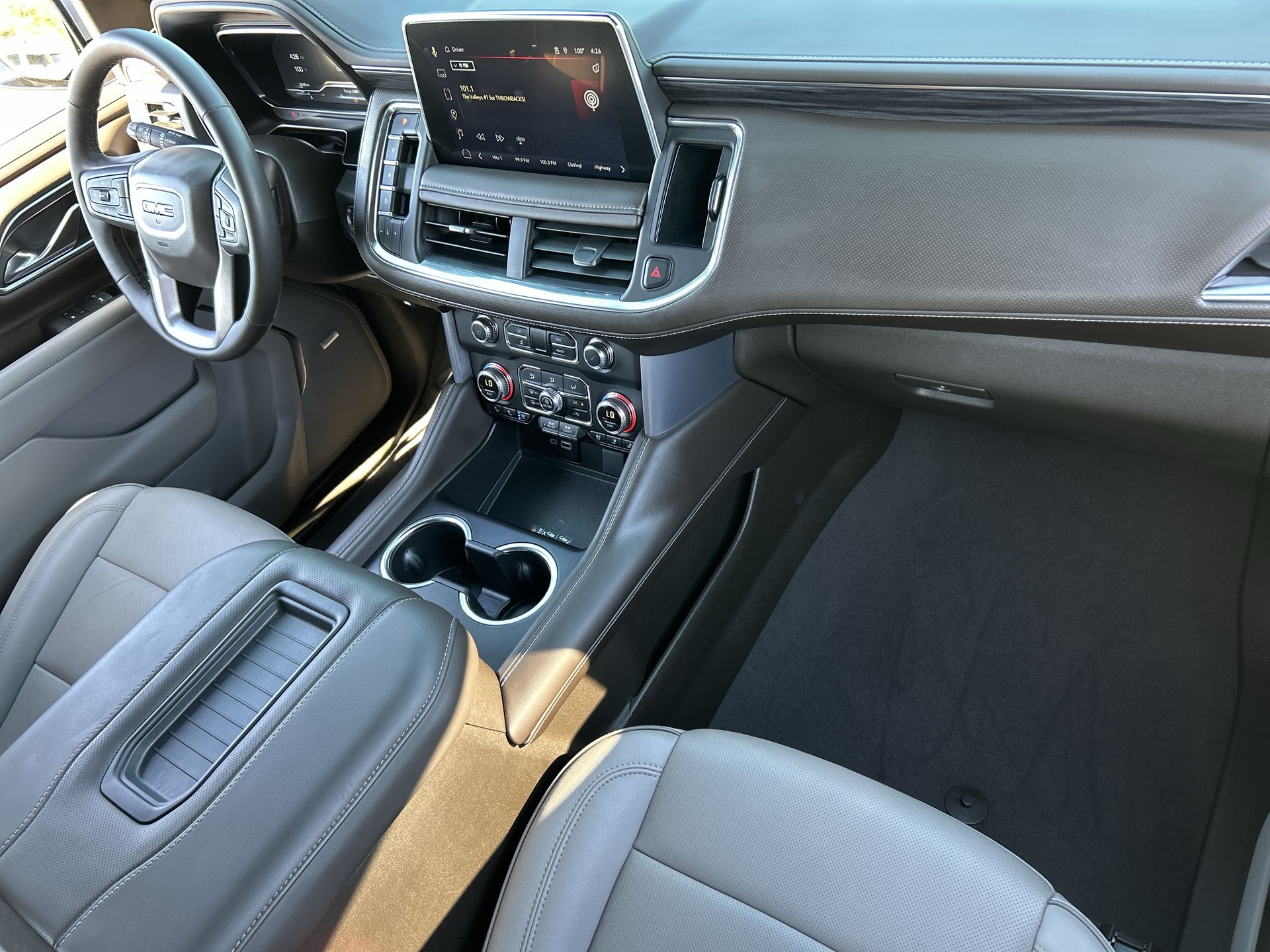 2024 GMC Yukon XL SLT