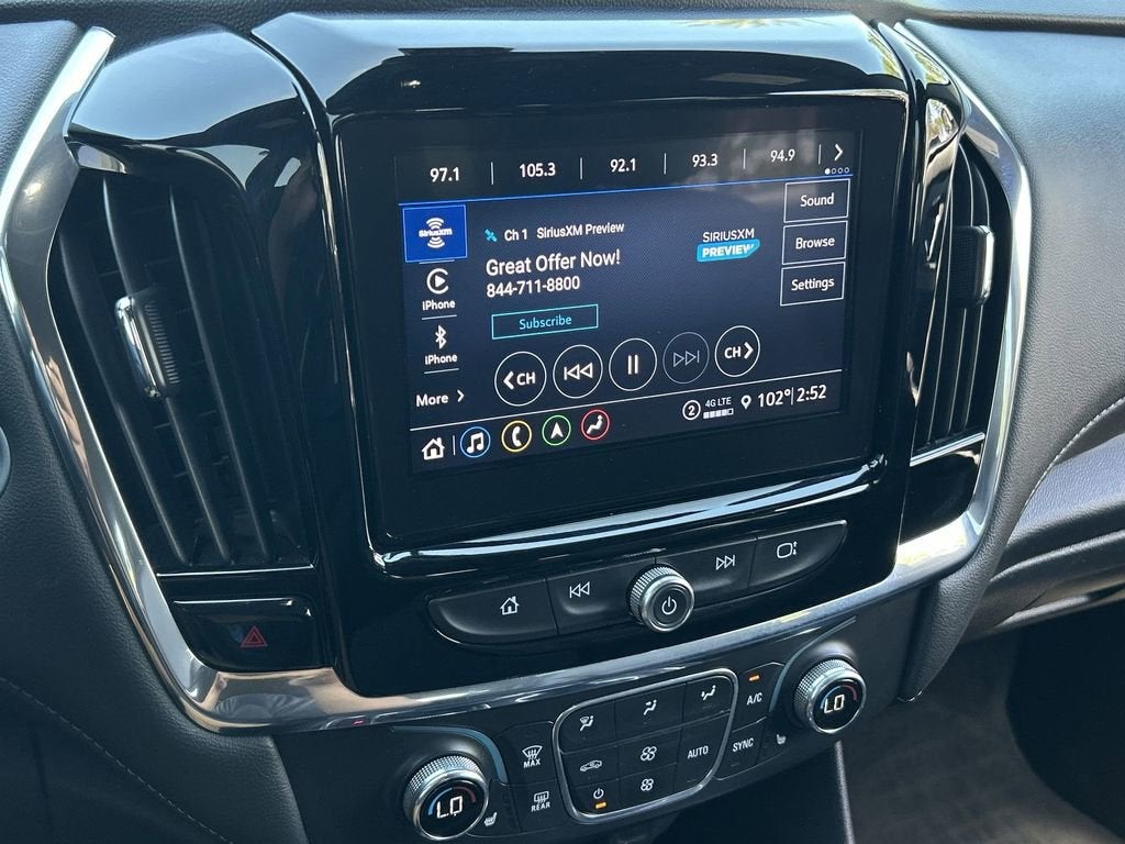 2023 Chevrolet Traverse LT Leather