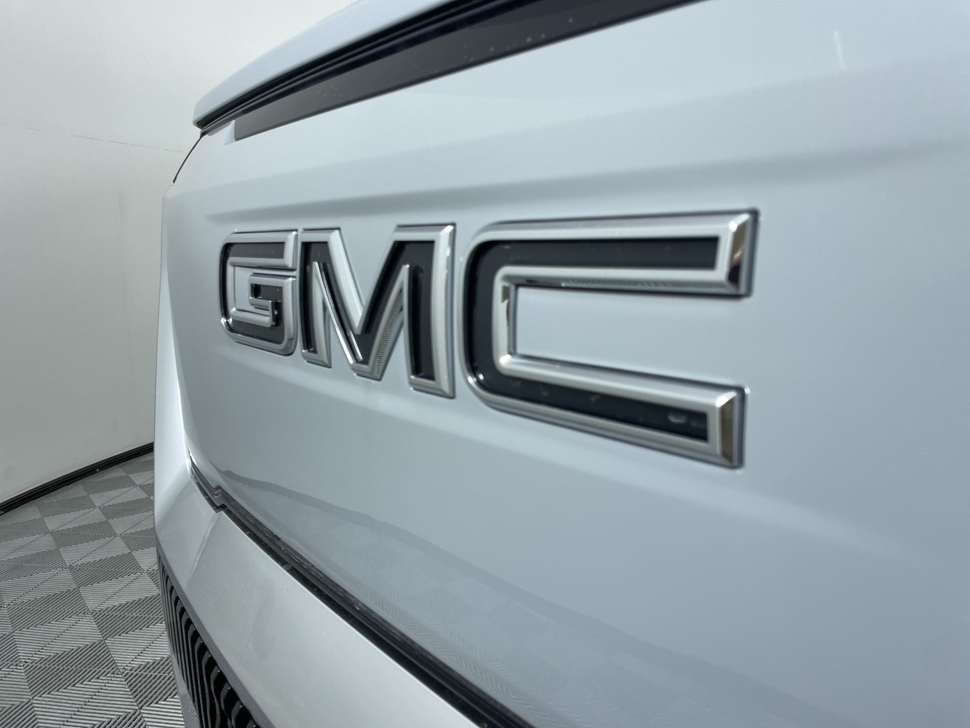 2024 GMC Sierra EV Denali Edition 1