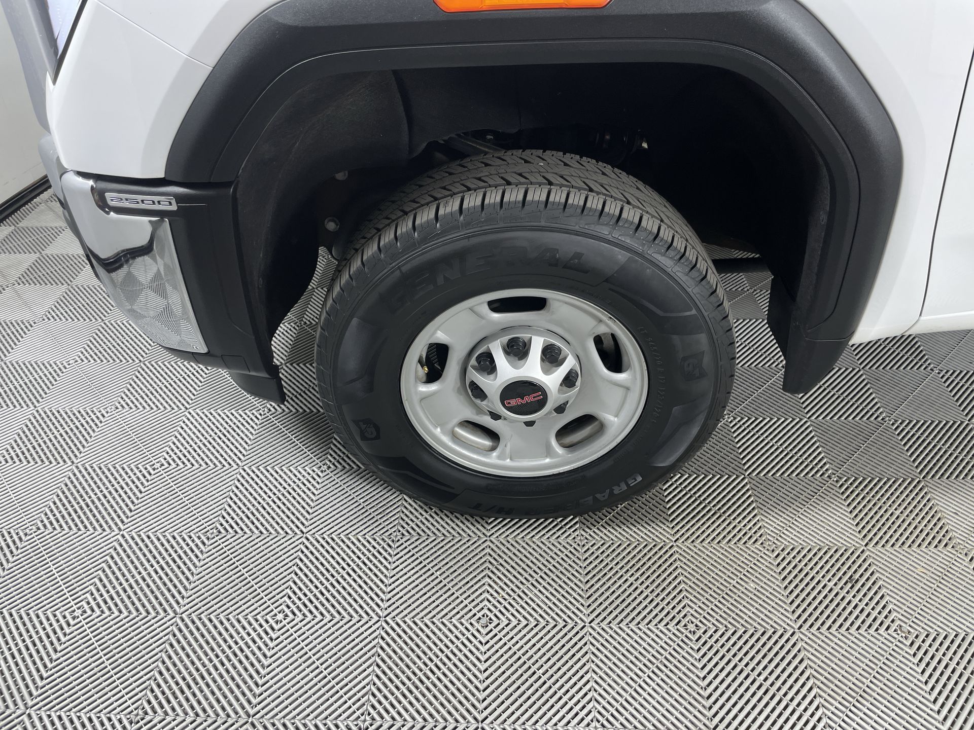 2024 GMC Sierra 2500 HD Pro