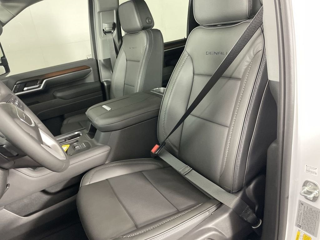 2025 GMC Sierra 2500 HD Denali