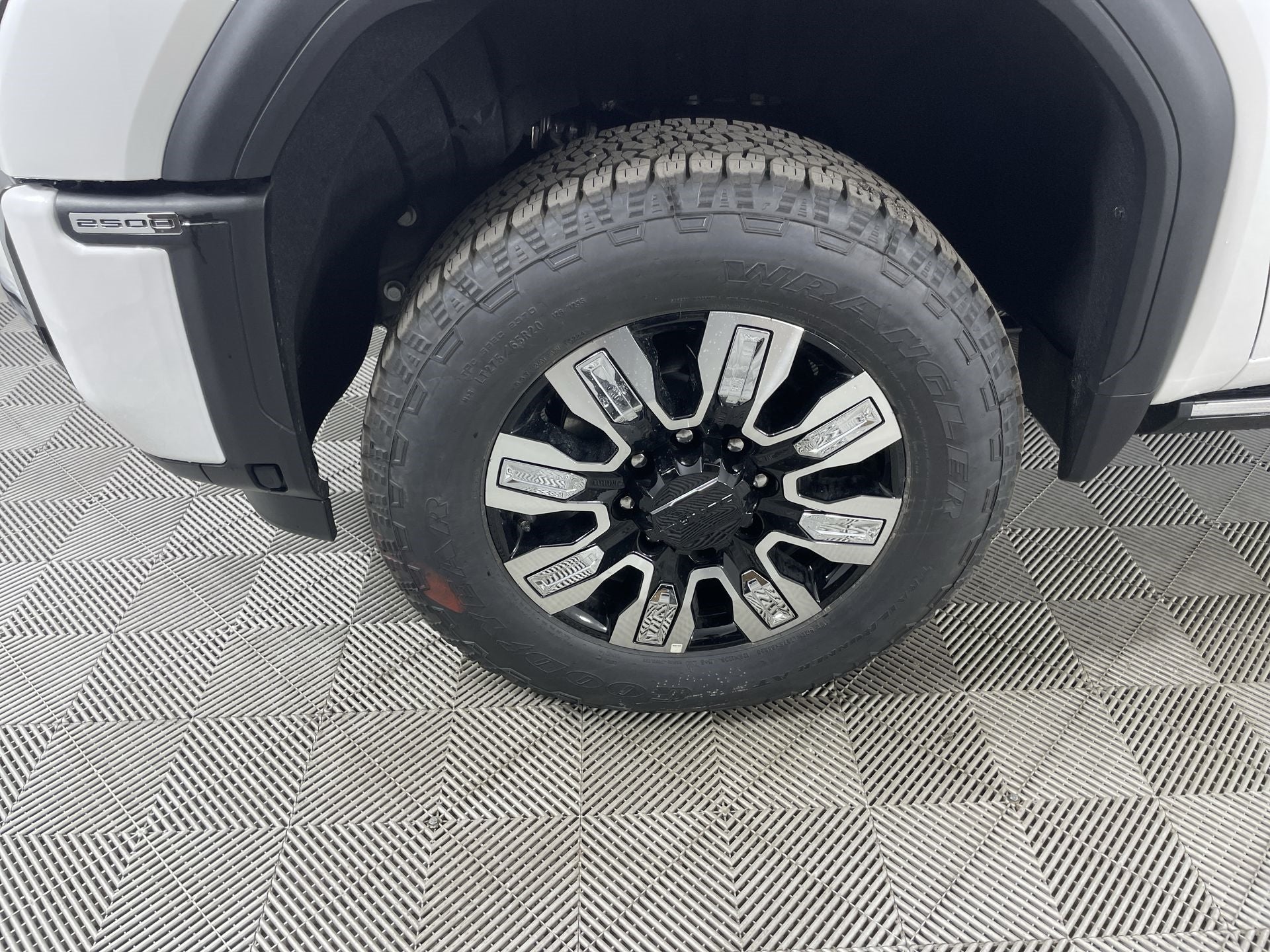 2025 GMC Sierra 2500 HD Denali