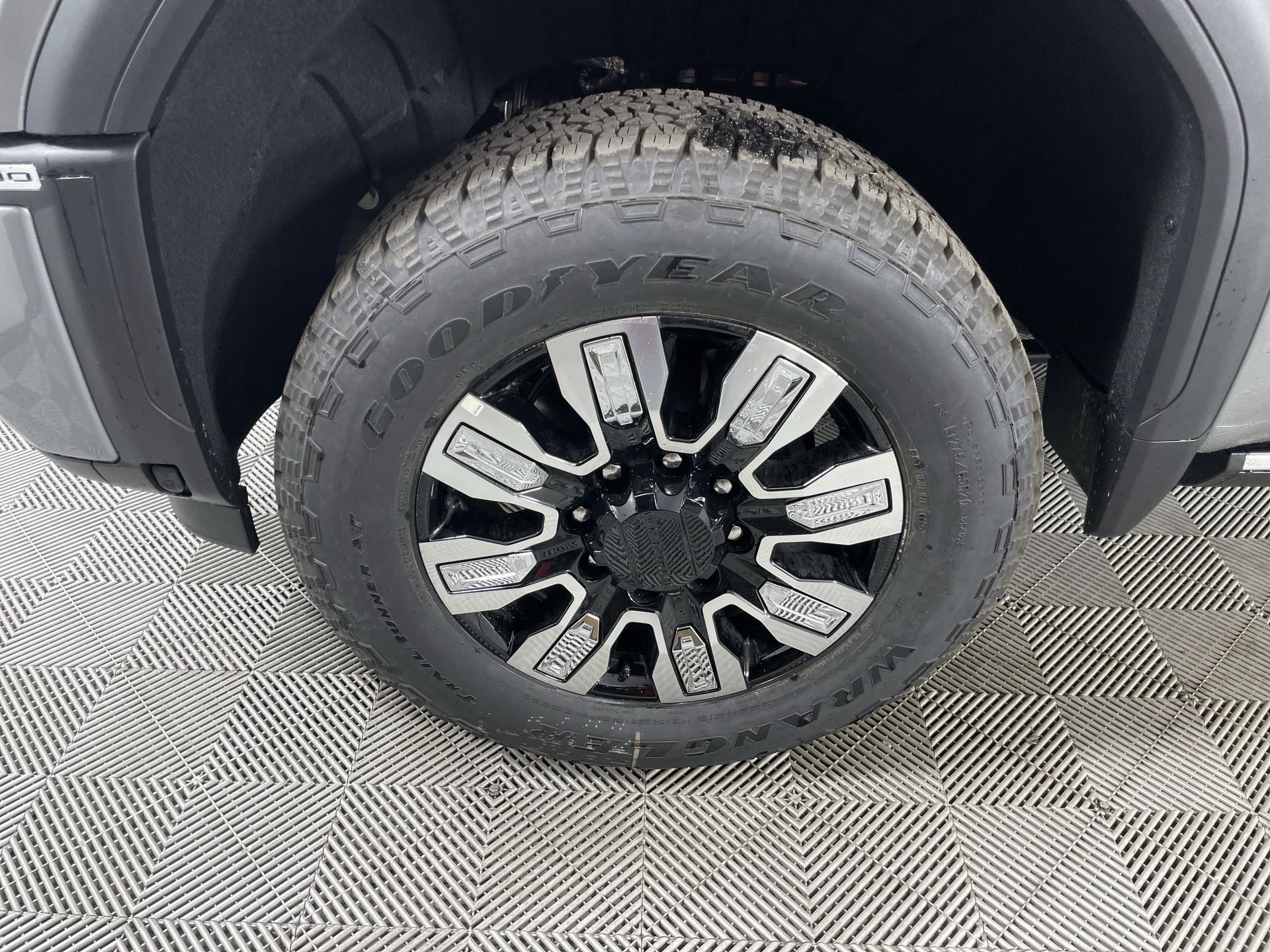 2025 GMC Sierra 2500 HD Denali