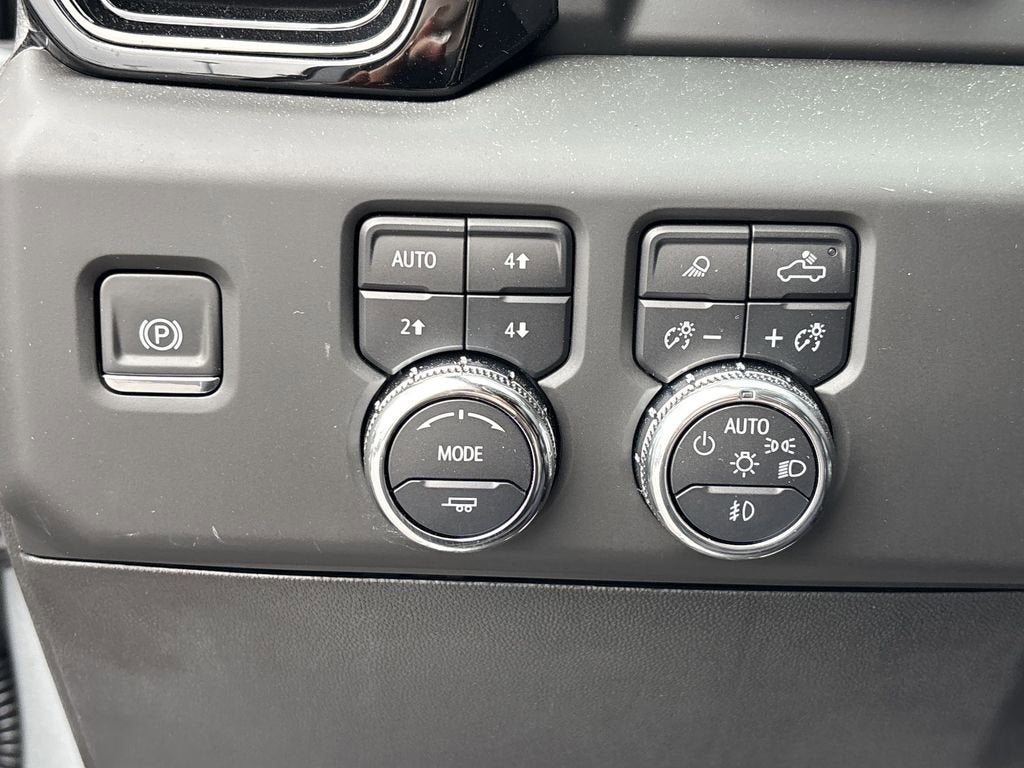 2025 GMC Sierra 3500 HD AT4