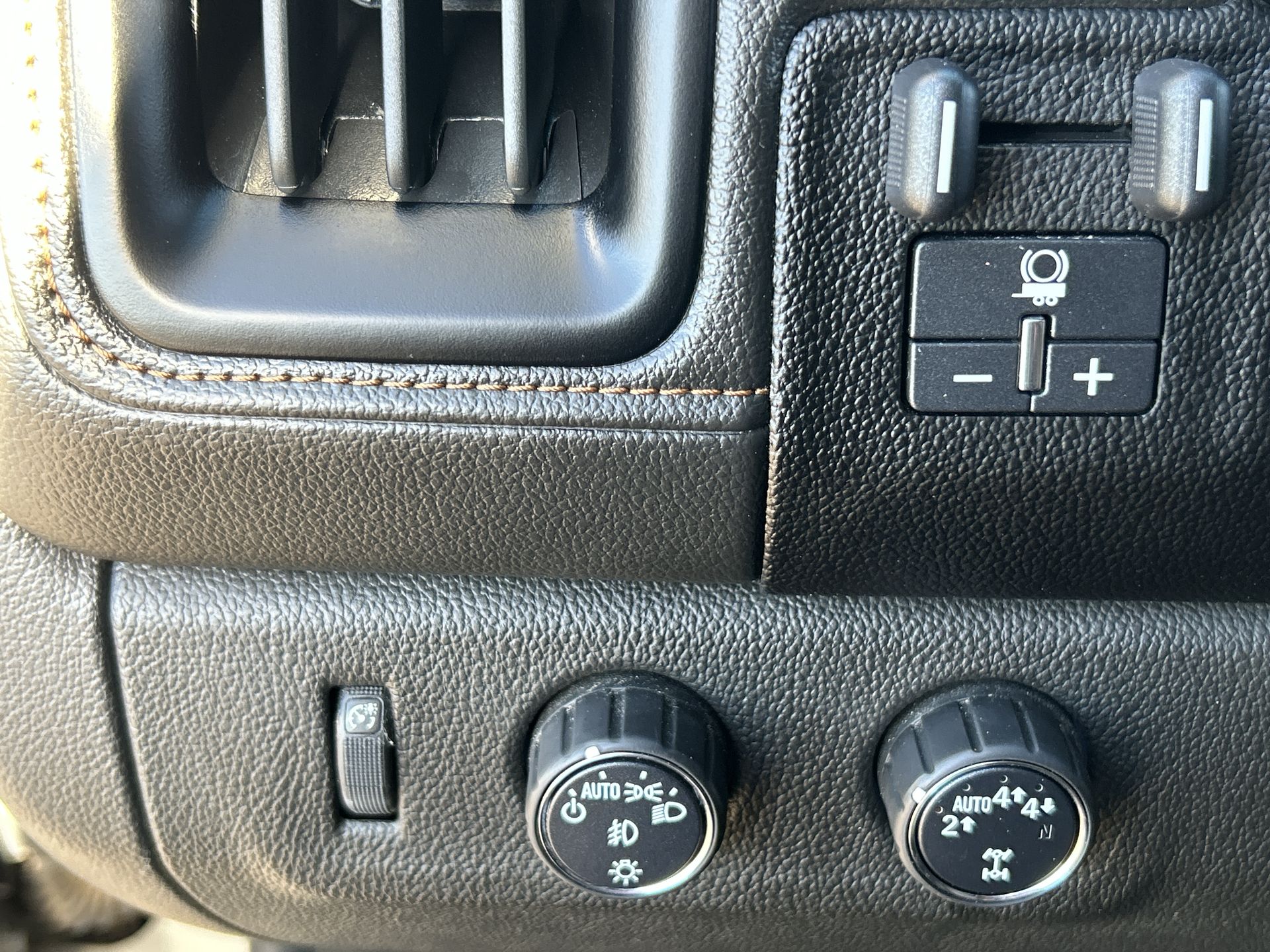 2021 GMC Canyon AT4 - Leather