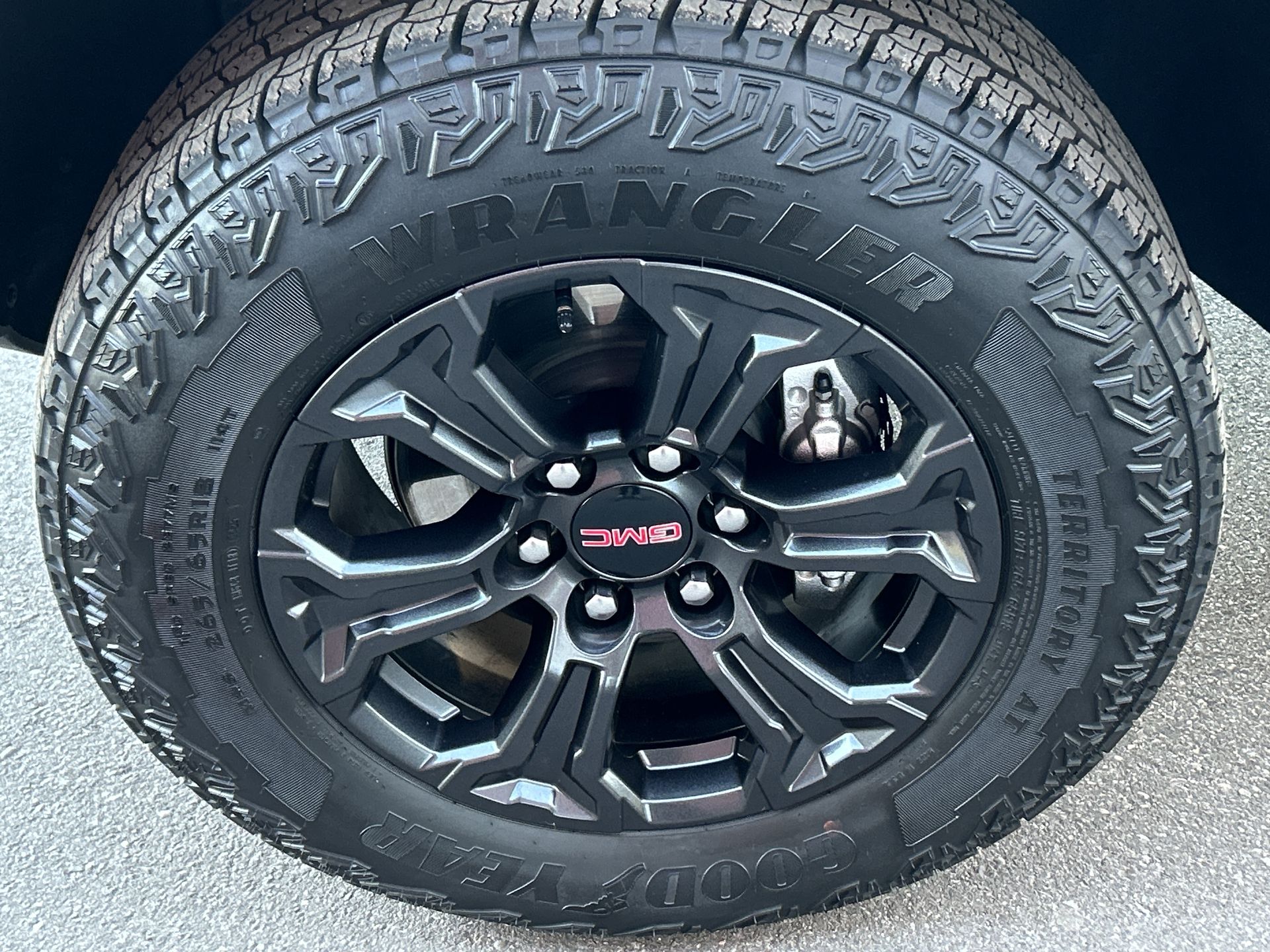 2025 GMC Canyon Elevation