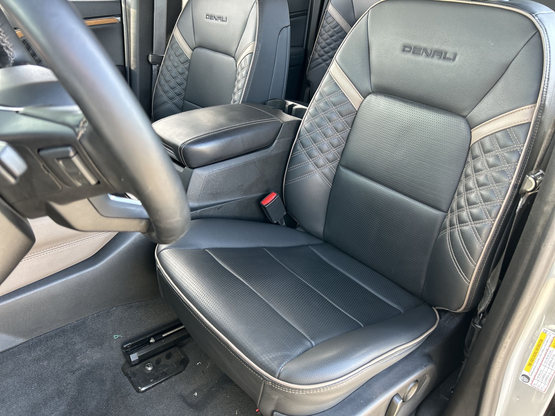 2023 GMC Canyon Denali