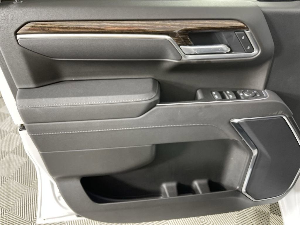 2025 GMC Sierra 1500 SLE