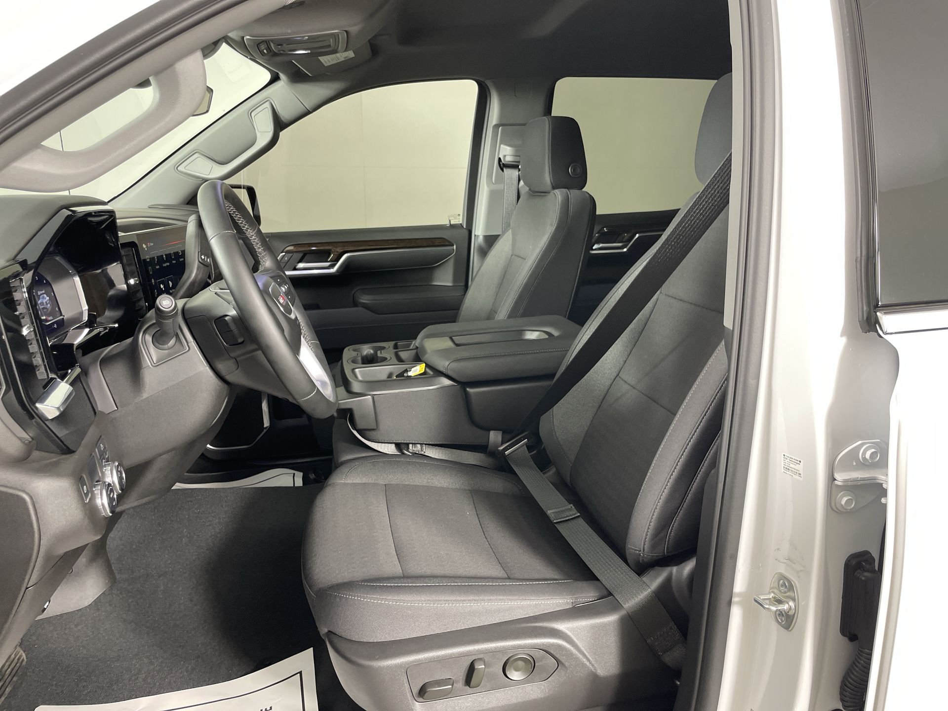 2025 GMC Sierra 1500 SLE