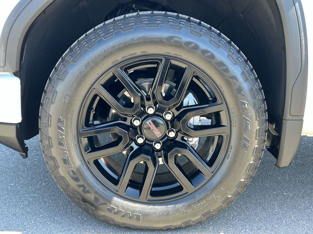 2025 GMC Sierra 1500 Elevation