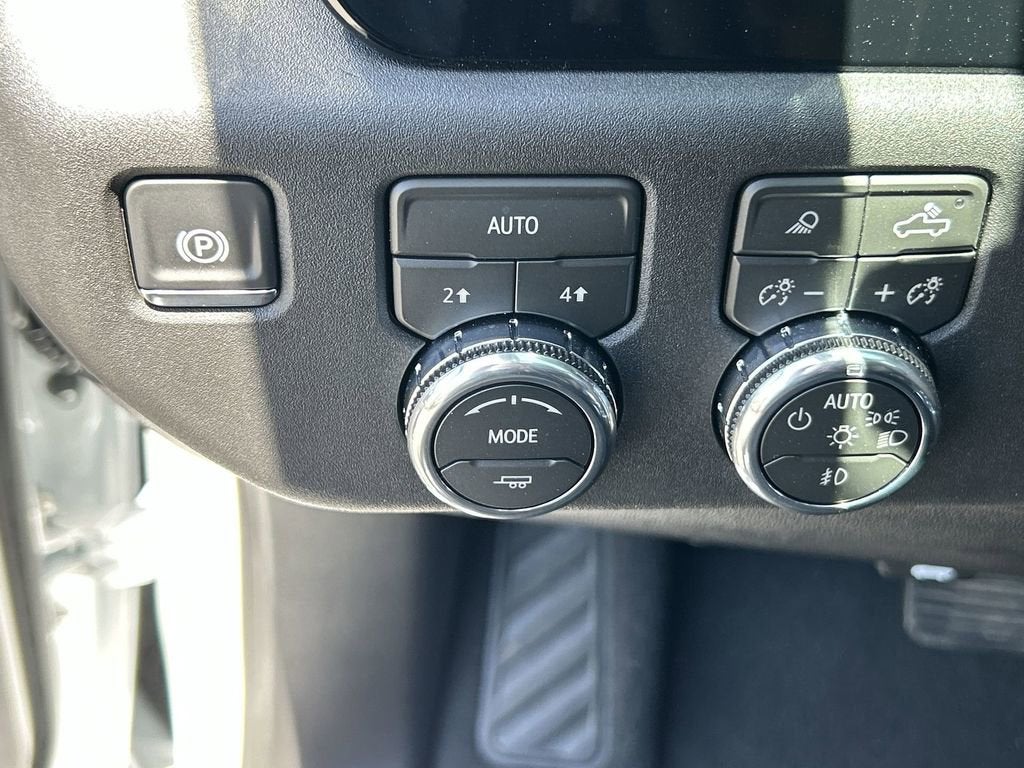 2026 GMC Sierra 1500 SLT - Photo 18