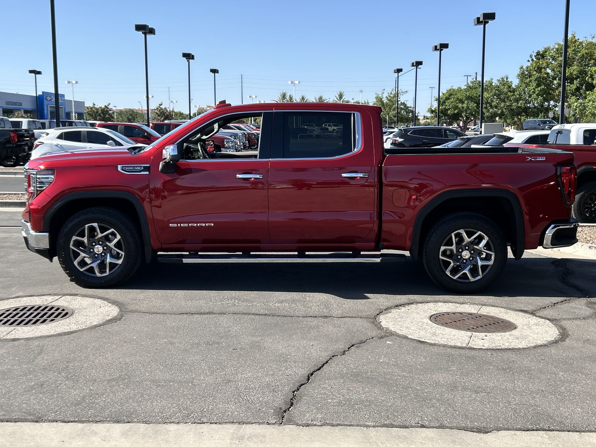2025 GMC Sierra 1500 SLT