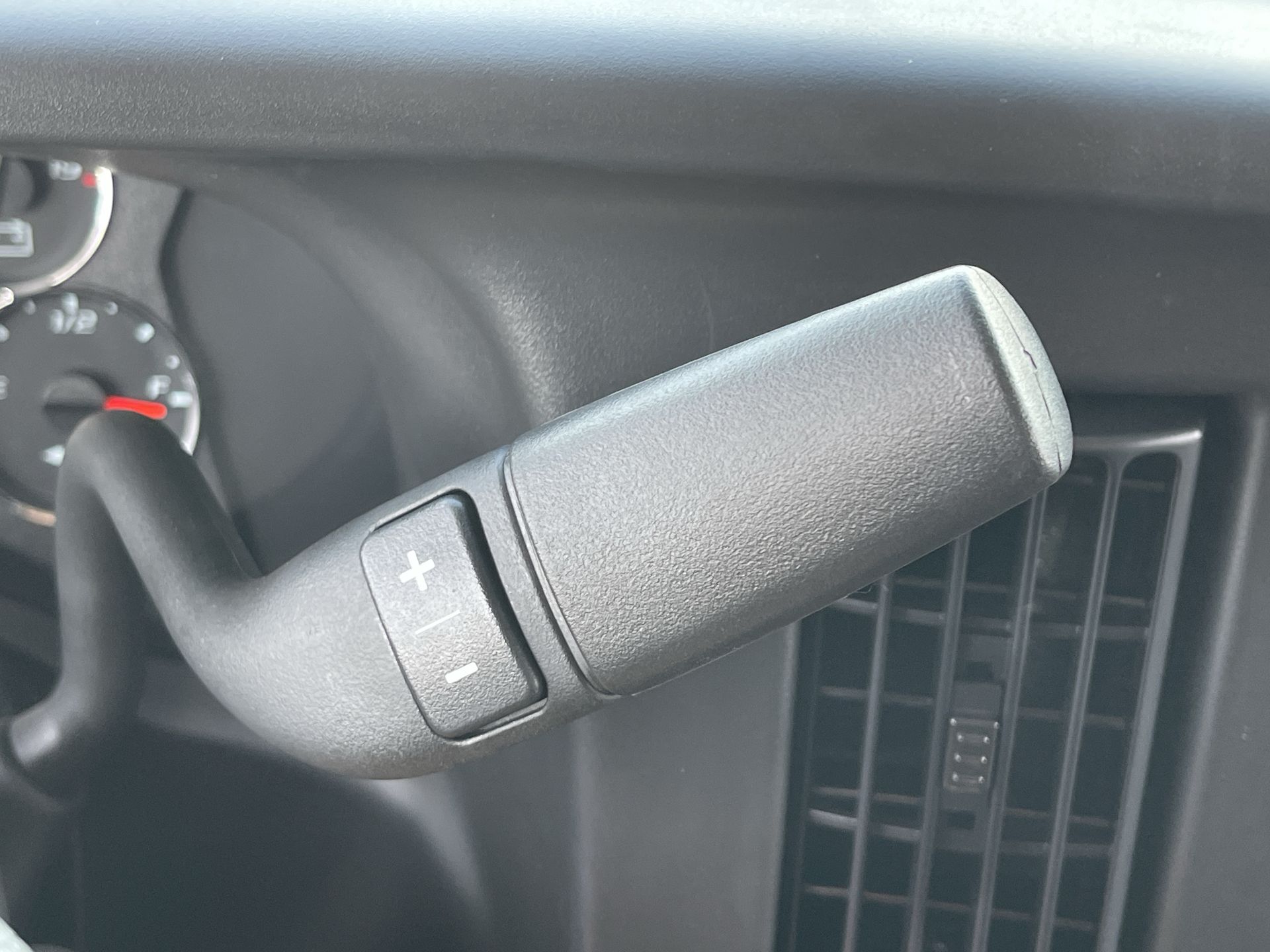 2025 GMC Savana Cargo 2500 Work Van