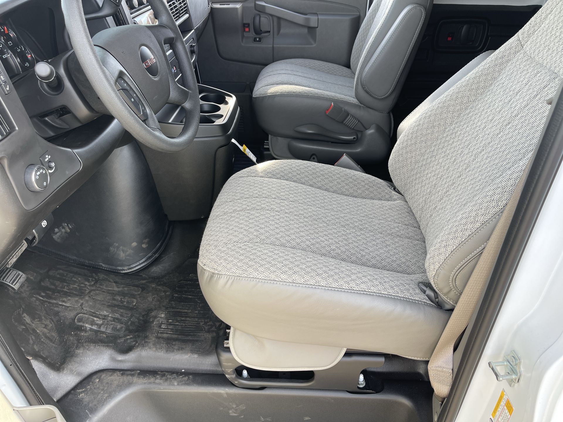 2025 GMC Savana Cargo 2500 Work Van