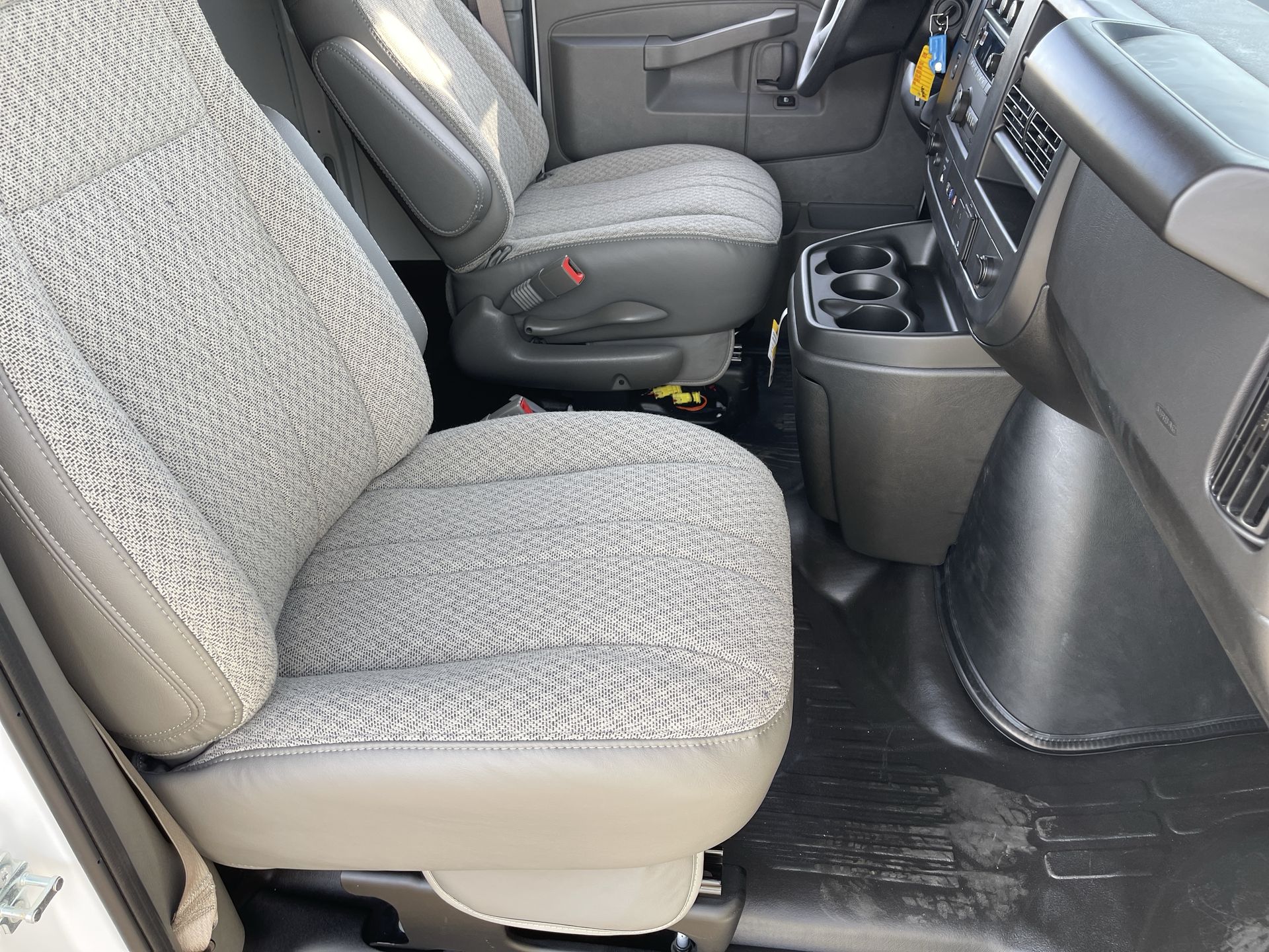 2025 GMC Savana Cargo 2500 Work Van