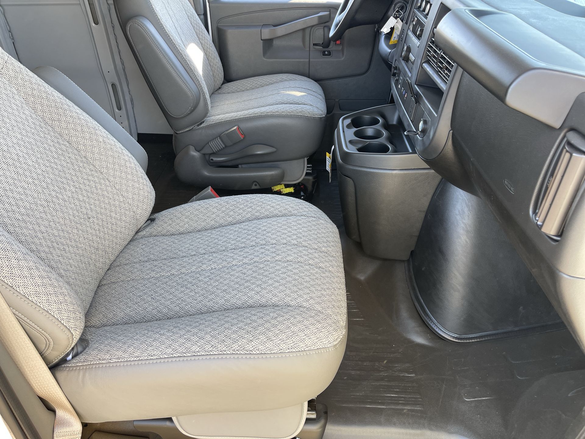 2025 GMC Savana Cargo 2500 Work Van