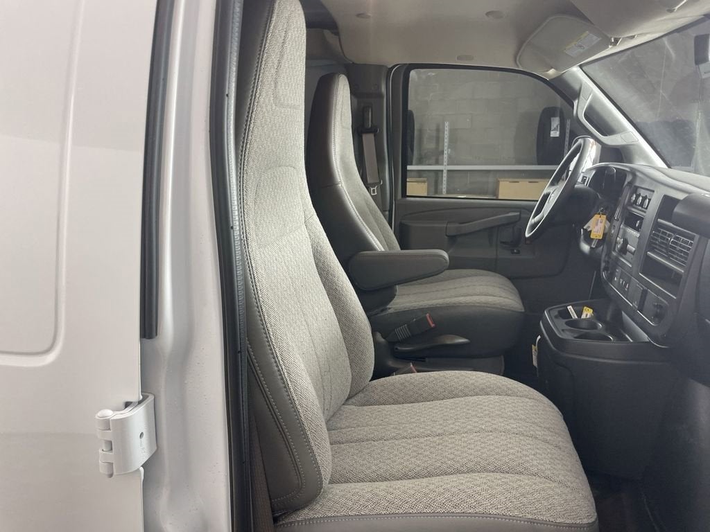 2025 GMC Savana Cargo 3500 Work Van