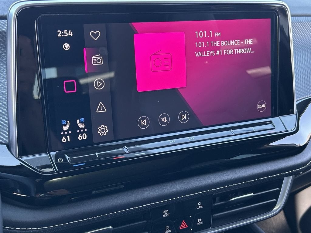 2024 Volkswagen Atlas Cross Sport 2.0T SEL R-Line