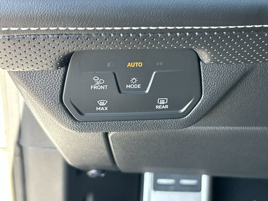 2024 Volkswagen Atlas Cross Sport 2.0T SEL R-Line