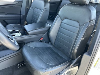 2024 Volkswagen Atlas Cross Sport 2.0T SEL R-Line