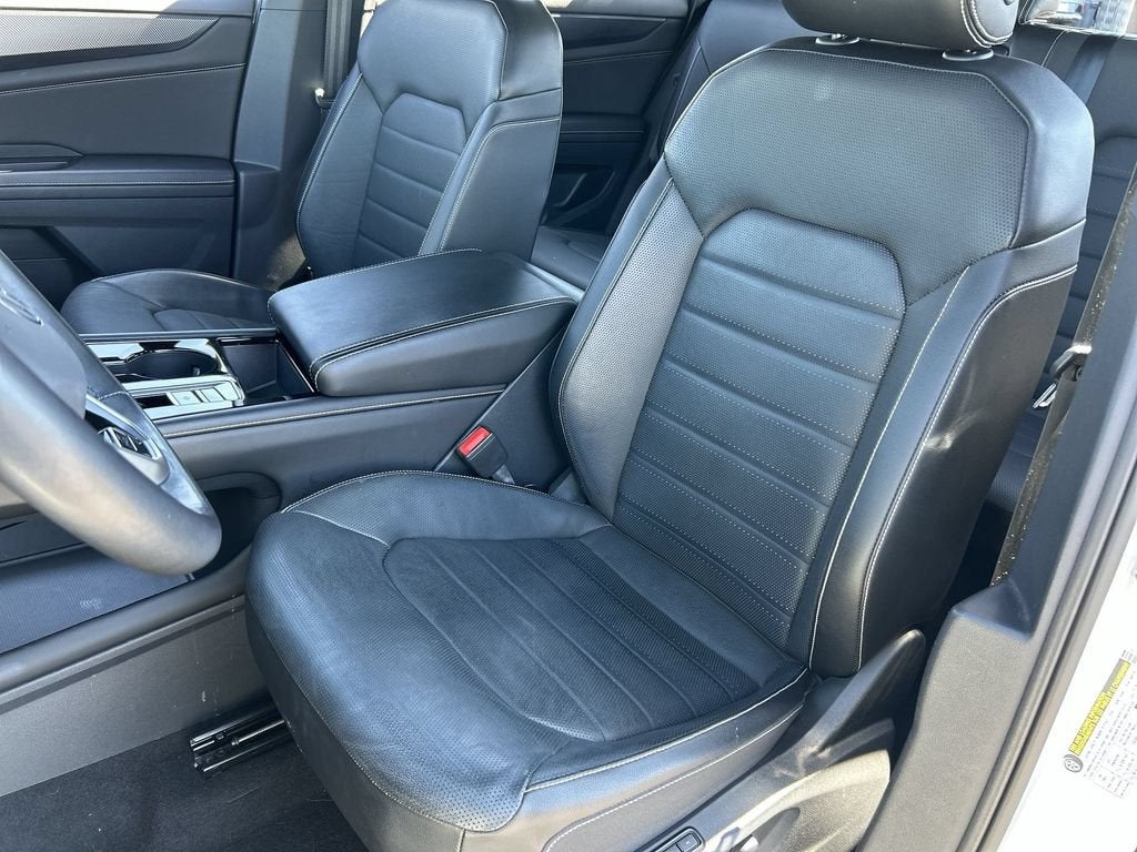 2024 Volkswagen Atlas Cross Sport 2.0T SEL R-Line