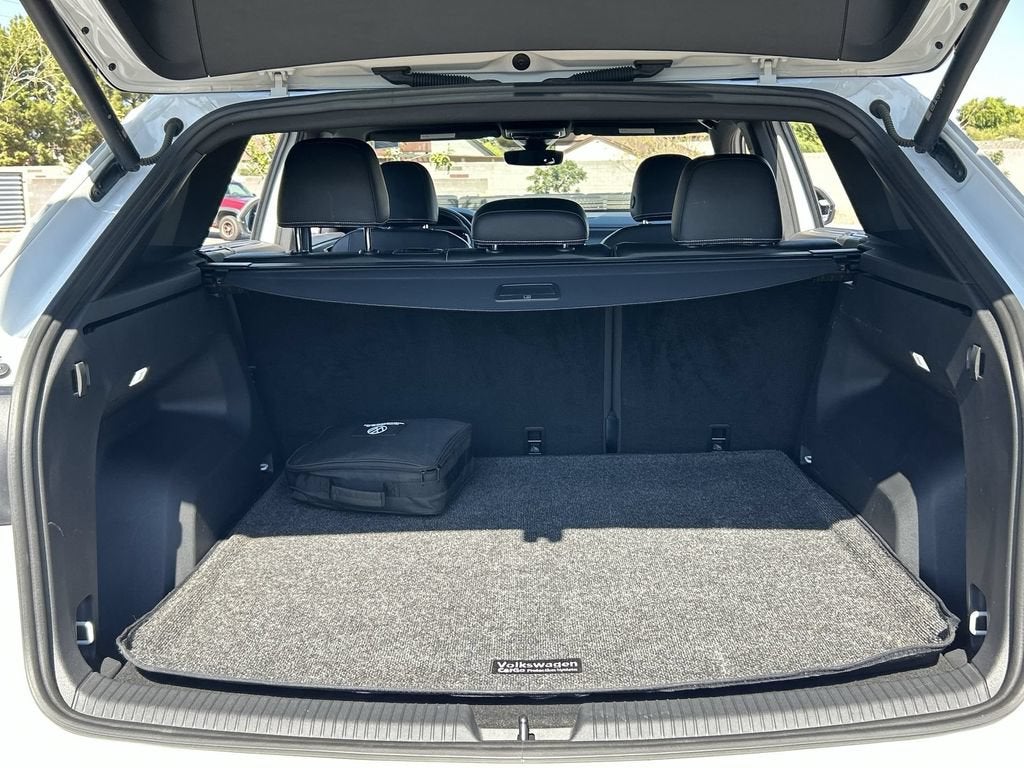 2024 Volkswagen Atlas Cross Sport 2.0T SEL R-Line