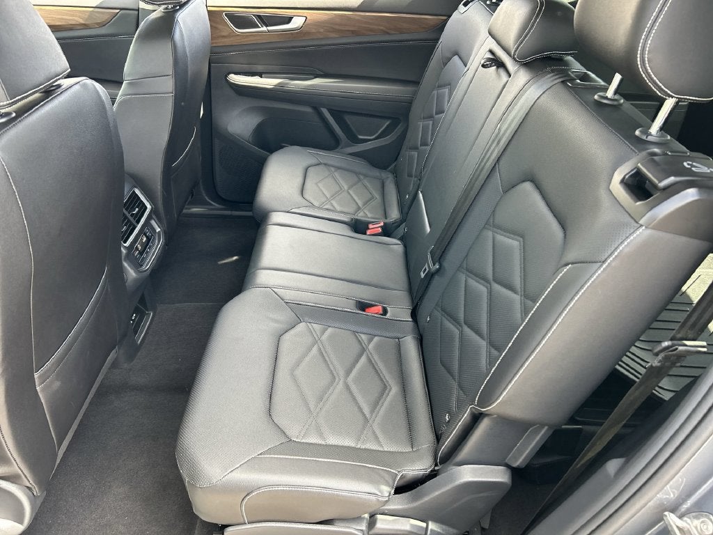 2025 Volkswagen Atlas 2.0T SE