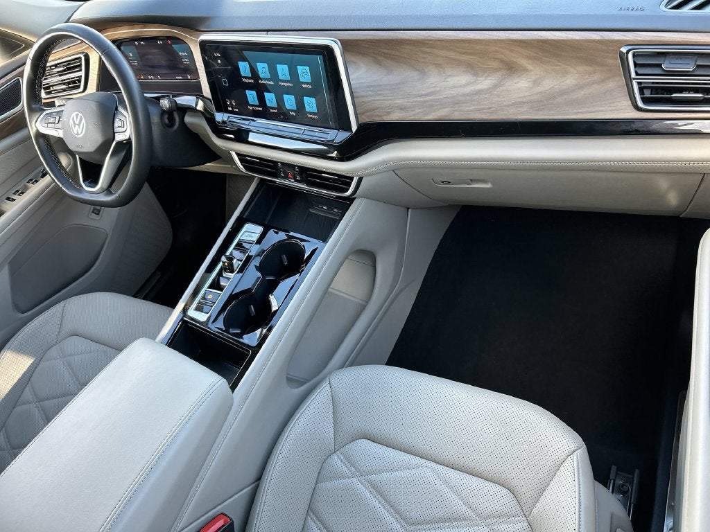 2024 Volkswagen Atlas 2.0T SE w/Technology