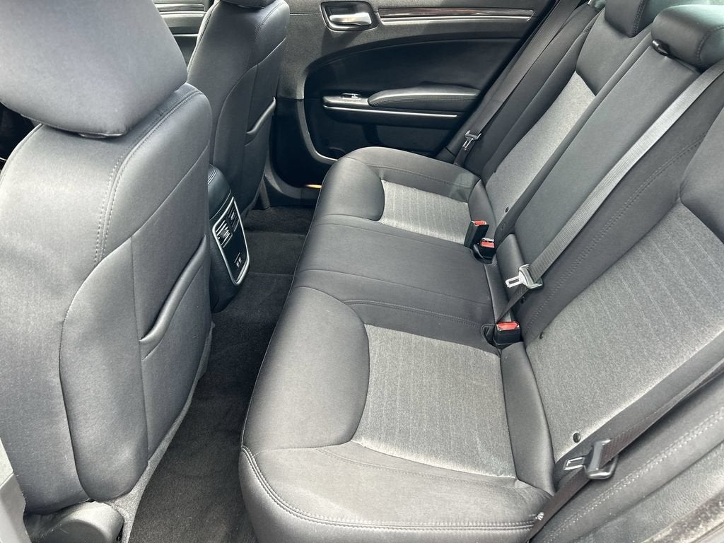 2021 Chrysler 300 Touring