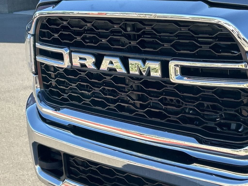 2022 RAM 2500 Tradesman Crew Cab 4x4 6'4" Box