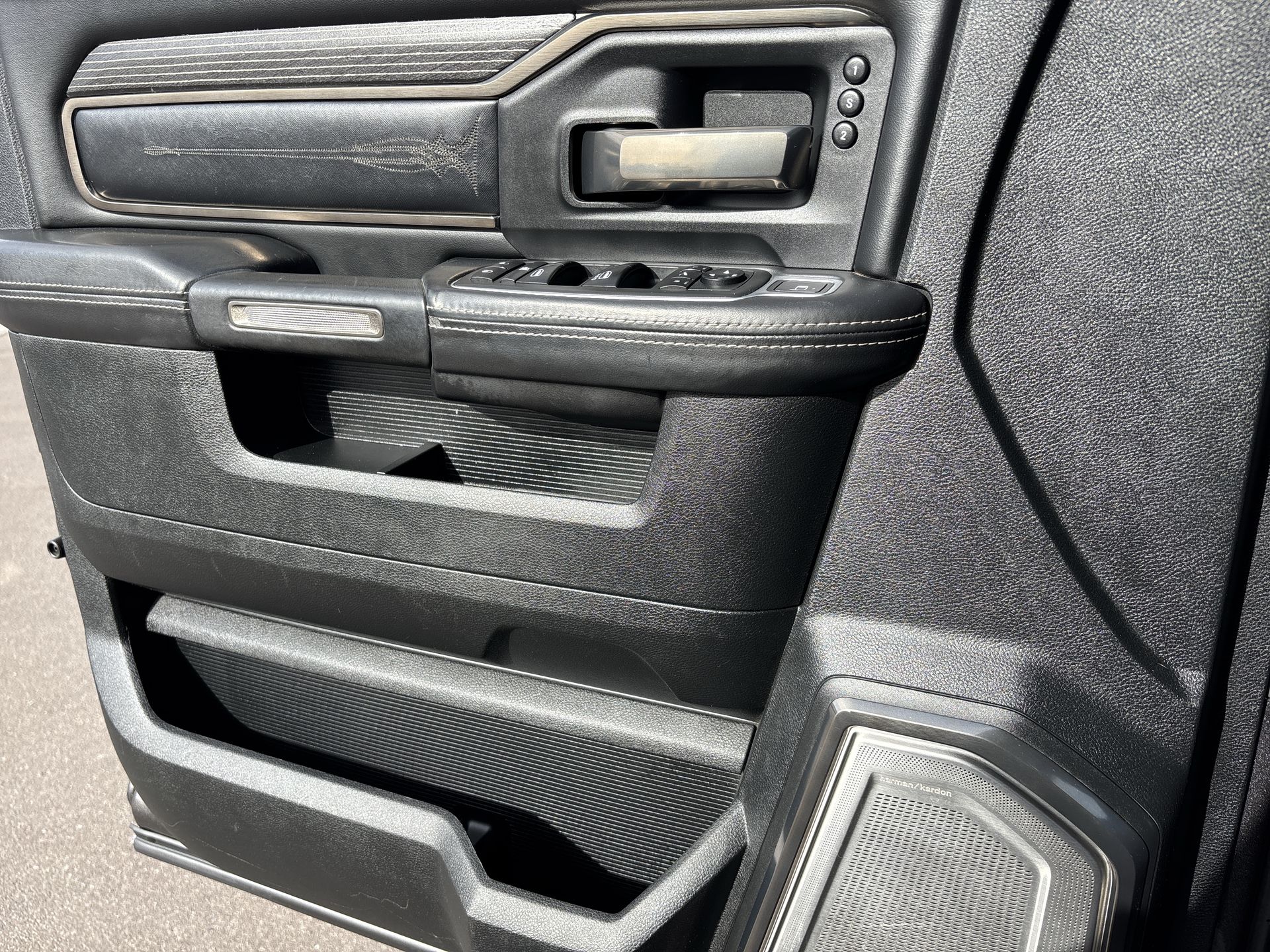 2021 RAM 2500 Limited Mega Cab 4x4 6'4" Box