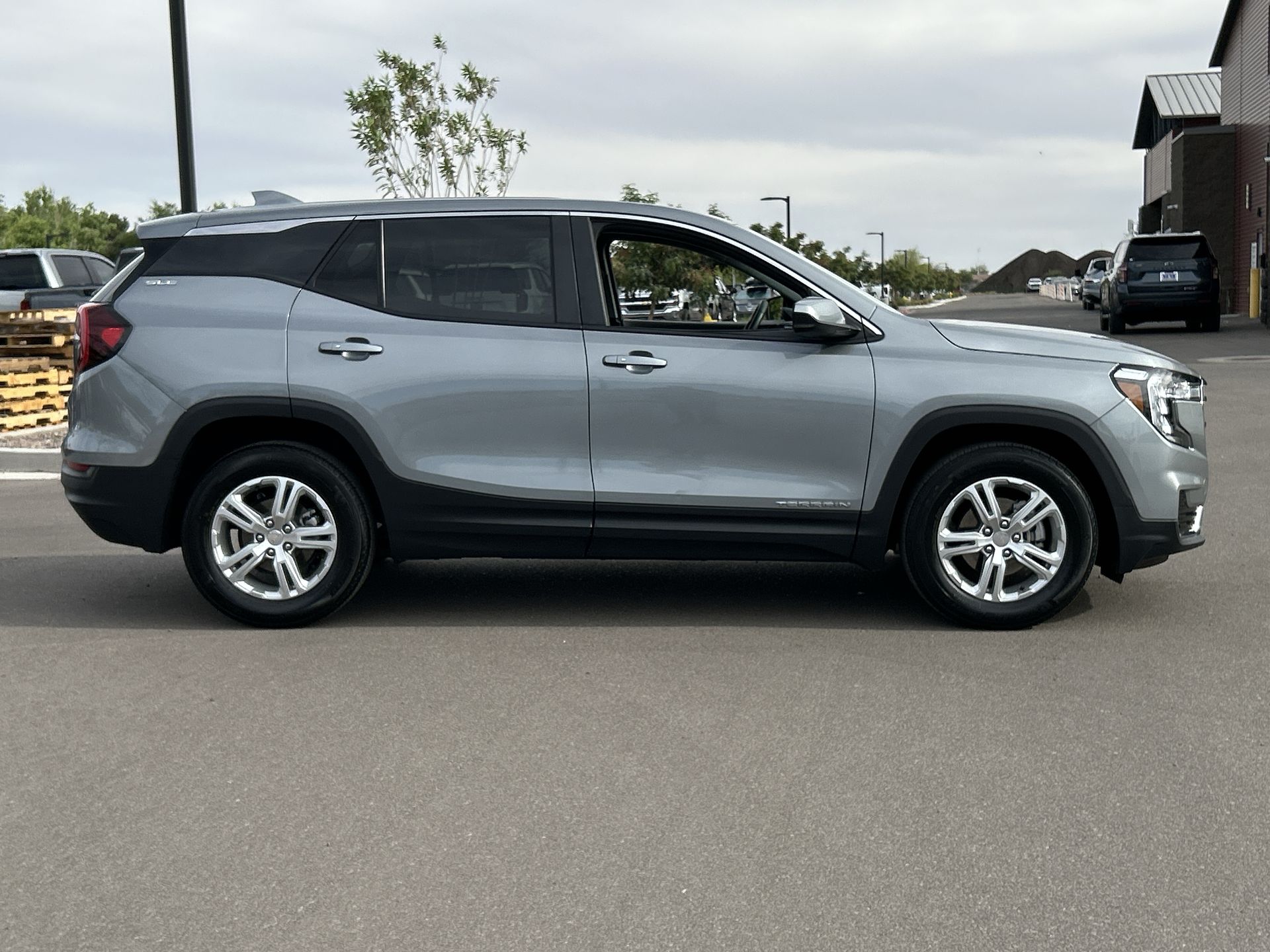 2024 GMC Terrain SLE