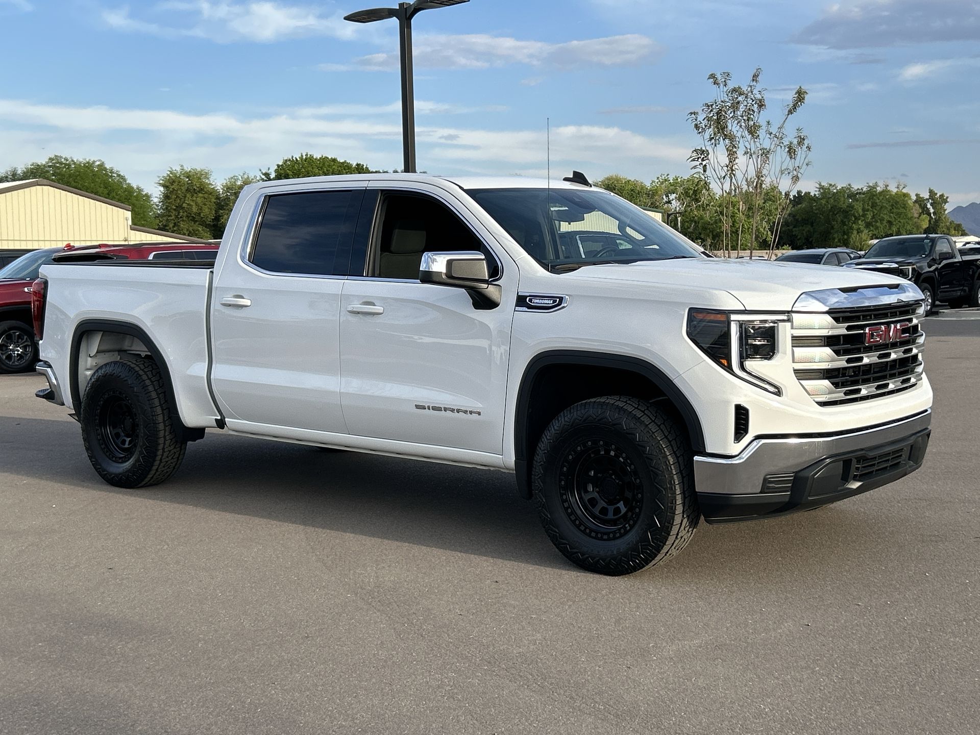 2024 GMC Sierra 1500 SLE