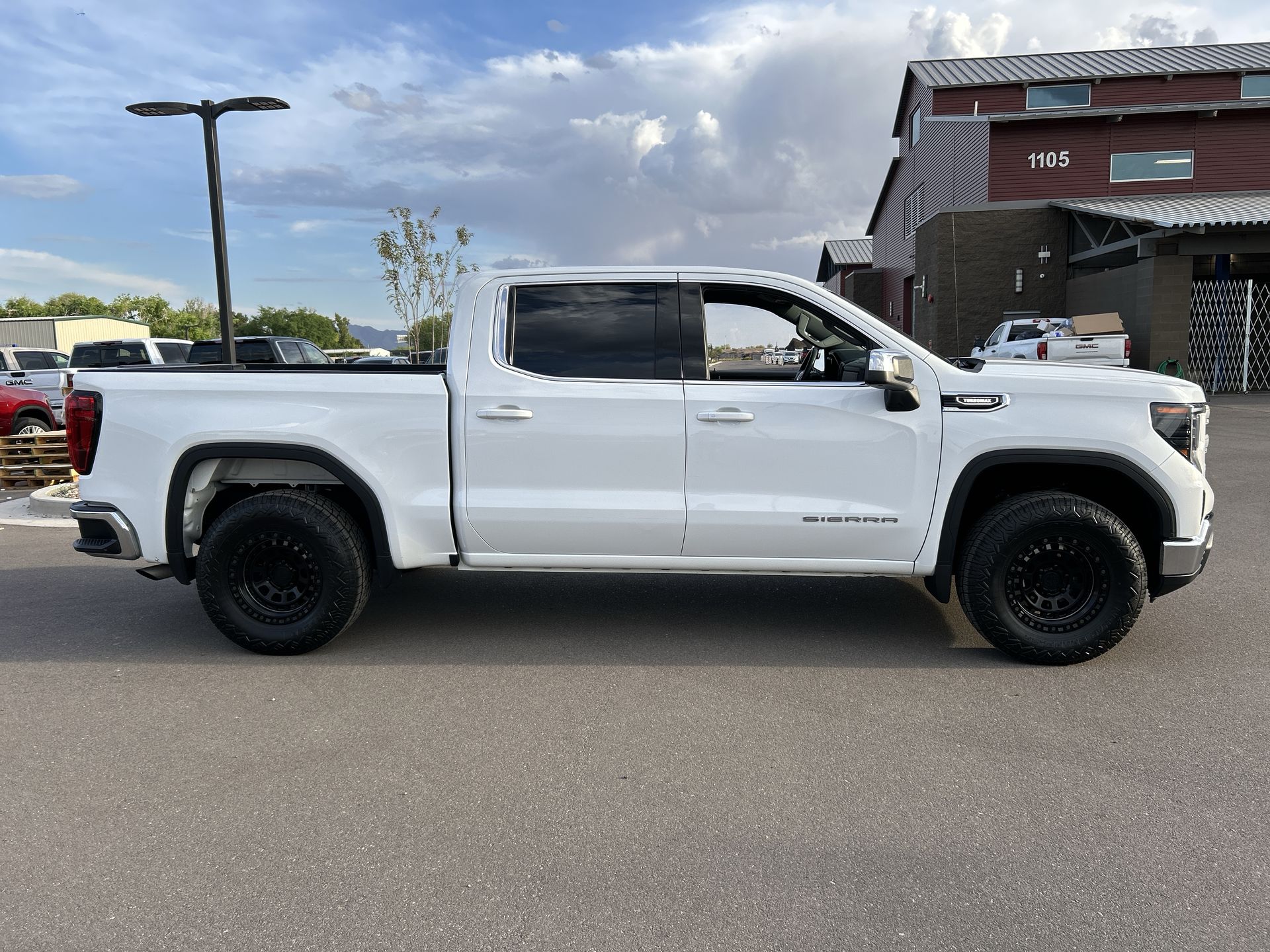 2024 GMC Sierra 1500 SLE