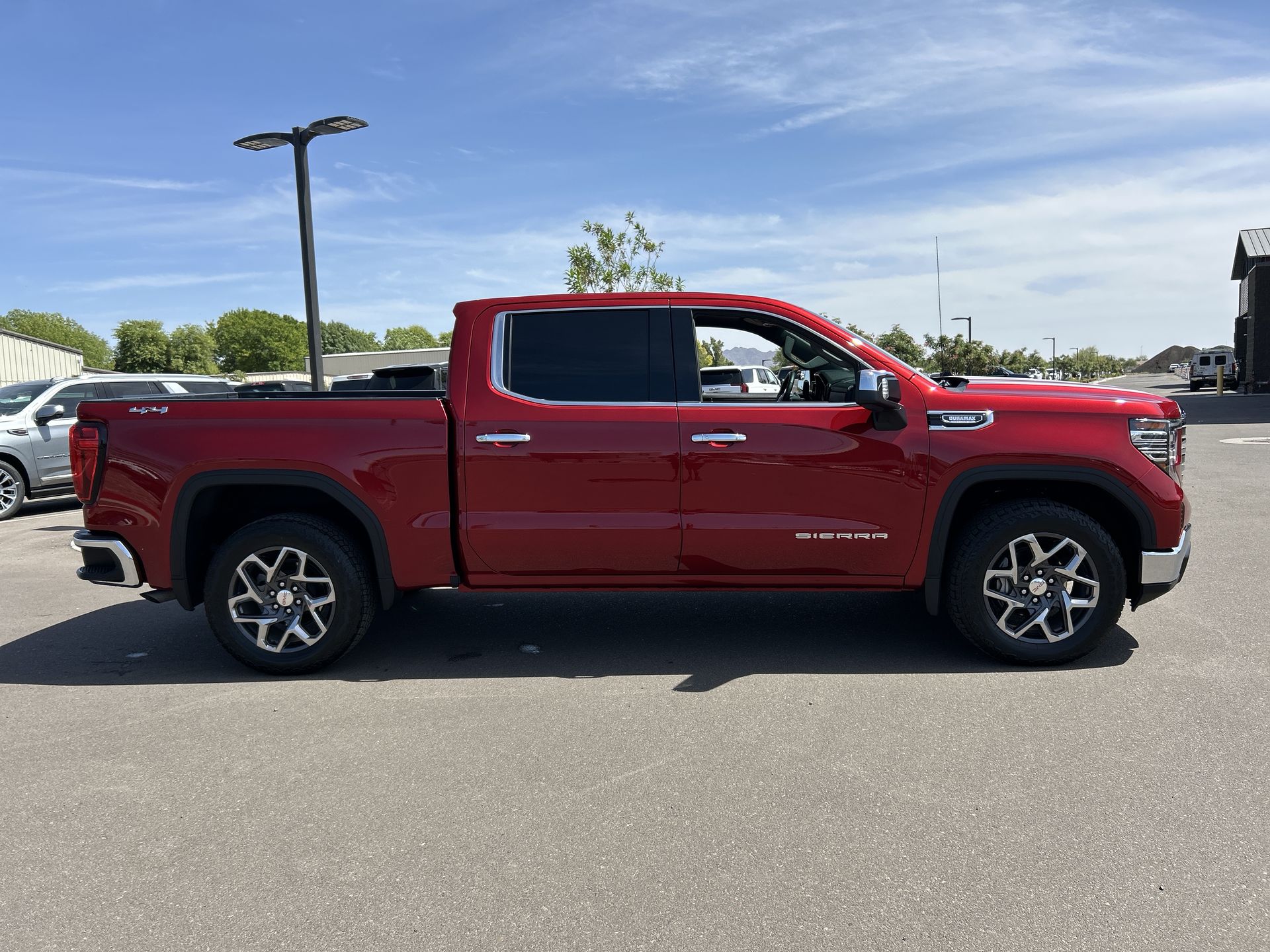 2025 GMC Sierra 1500 SLT