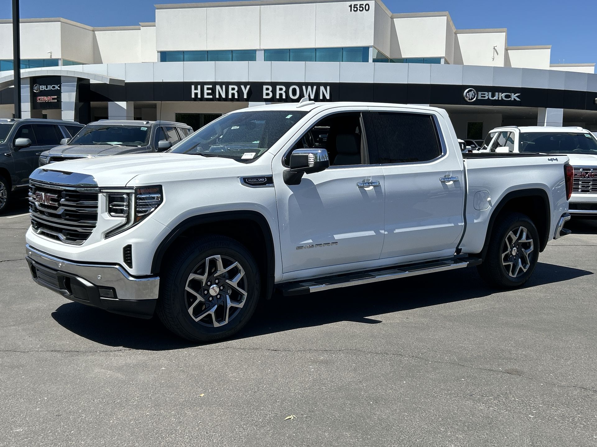 2025 GMC Sierra 1500 SLT