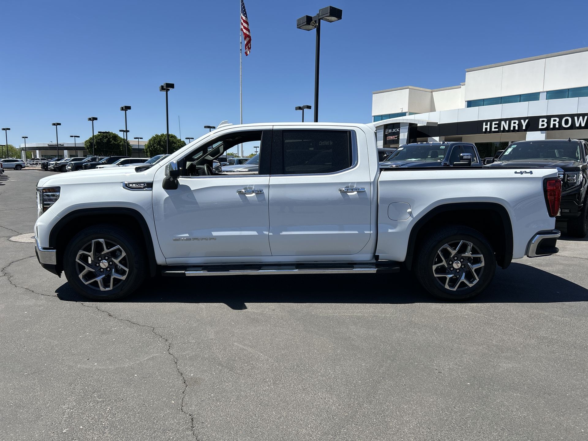 2025 GMC Sierra 1500 SLT