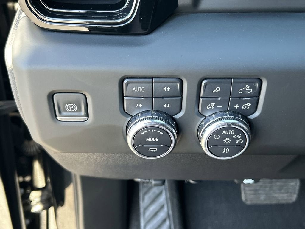 2025 GMC Sierra 1500 AT4