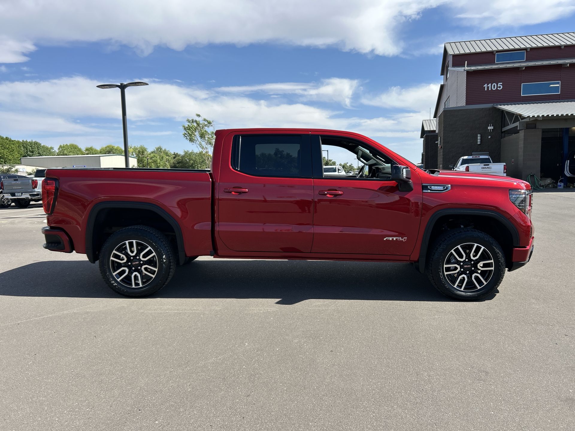 2025 GMC Sierra 1500 AT4