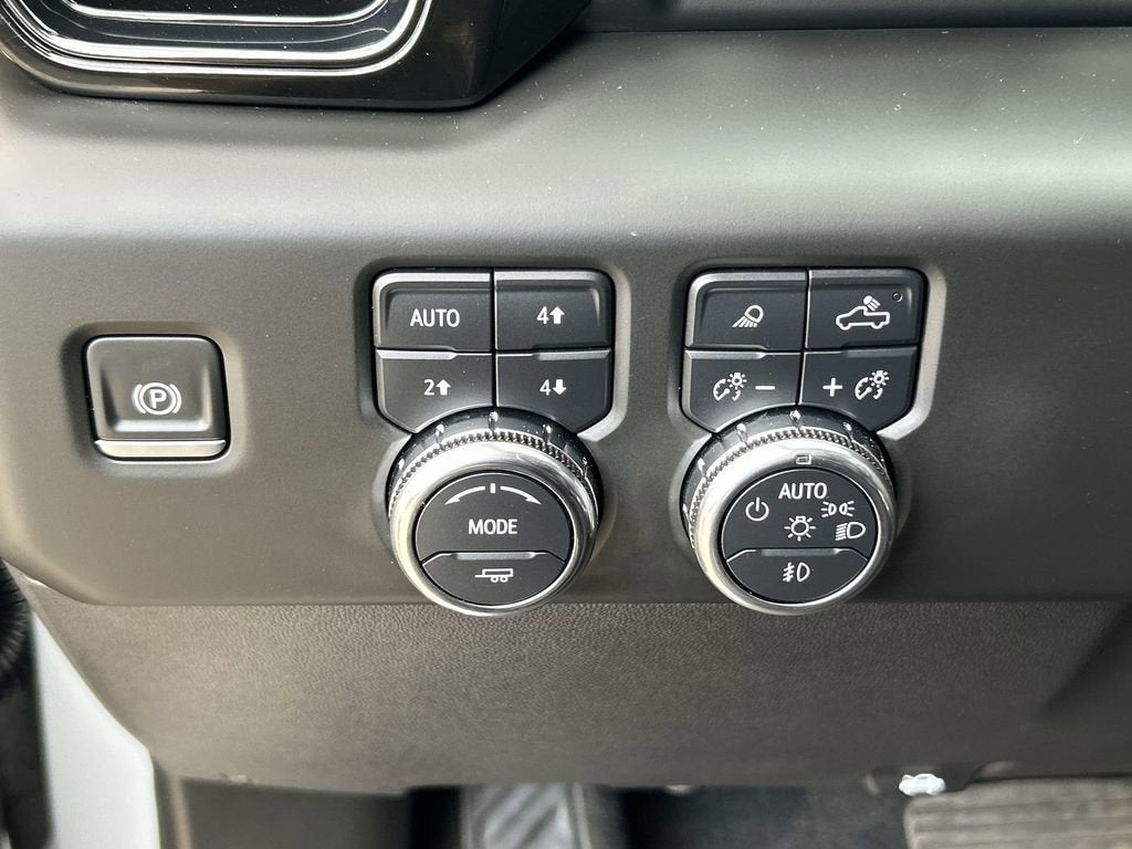 2025 GMC Sierra 1500 AT4