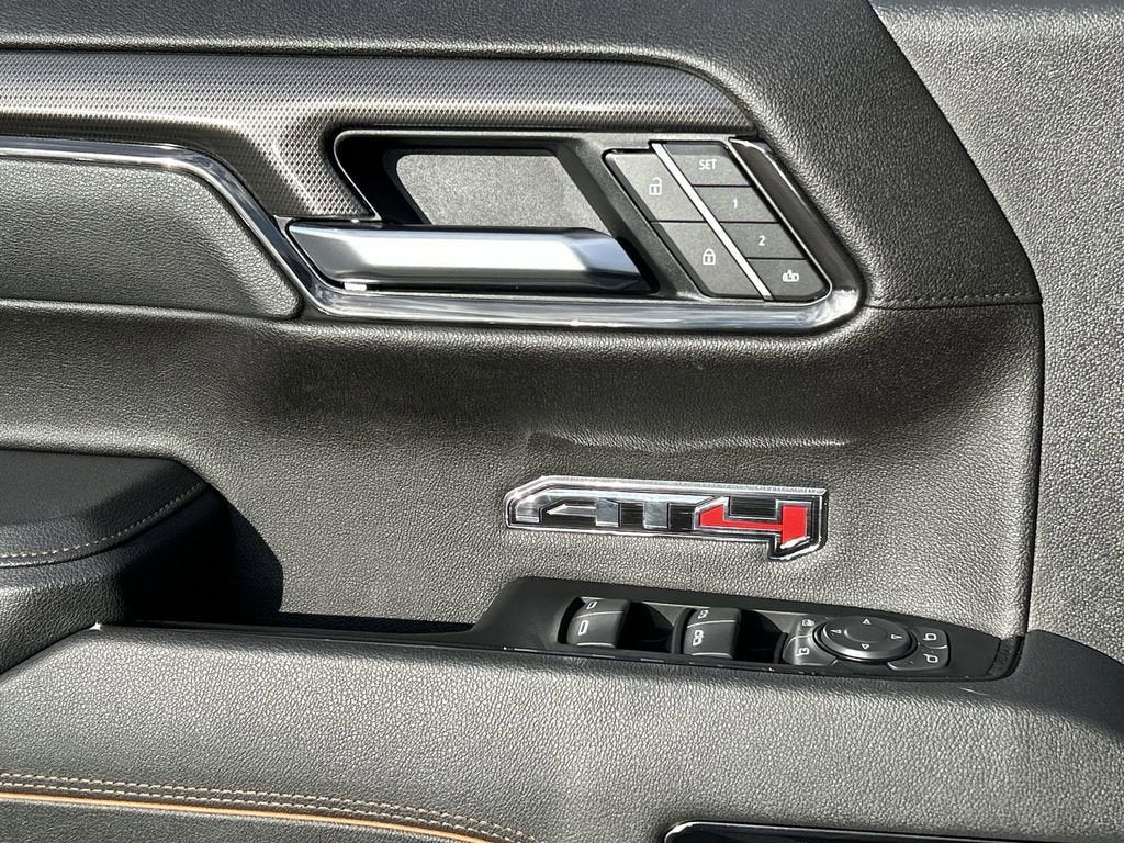 2025 GMC Sierra 1500 AT4