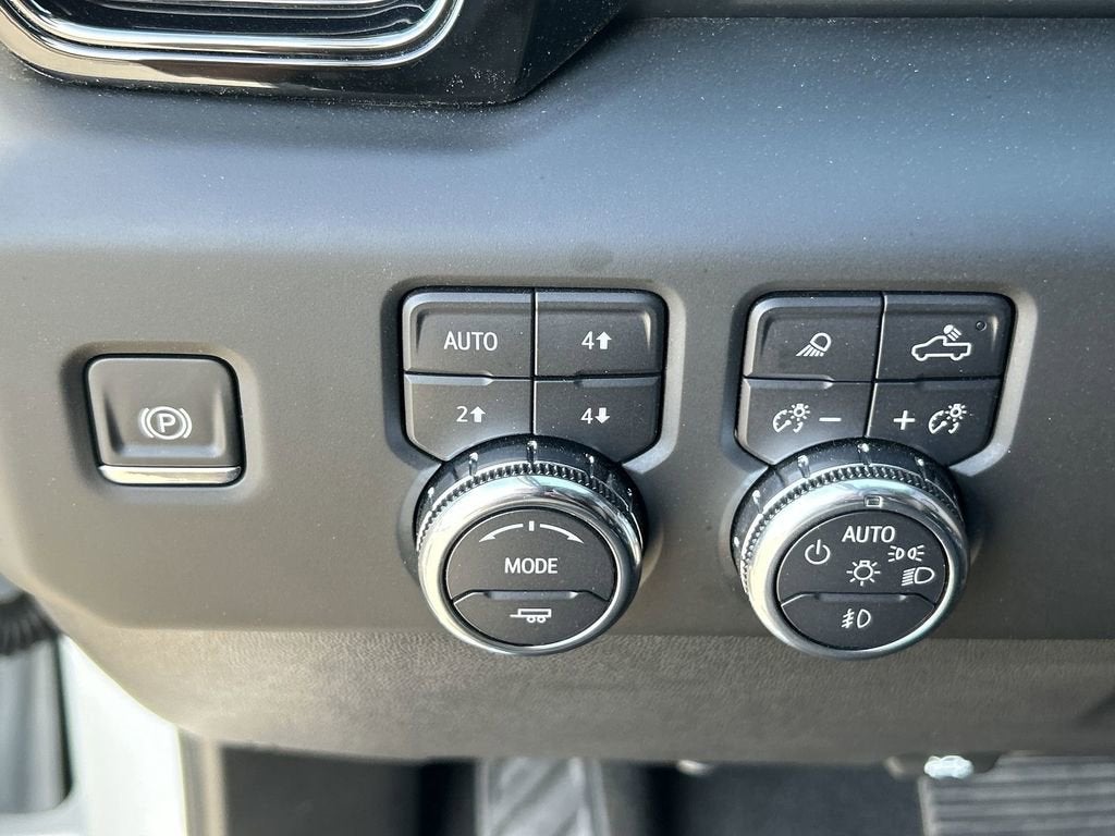 2025 GMC Sierra 1500 AT4