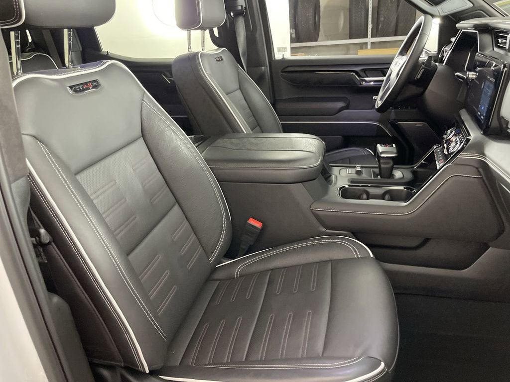 2025 GMC Sierra 1500 AT4X