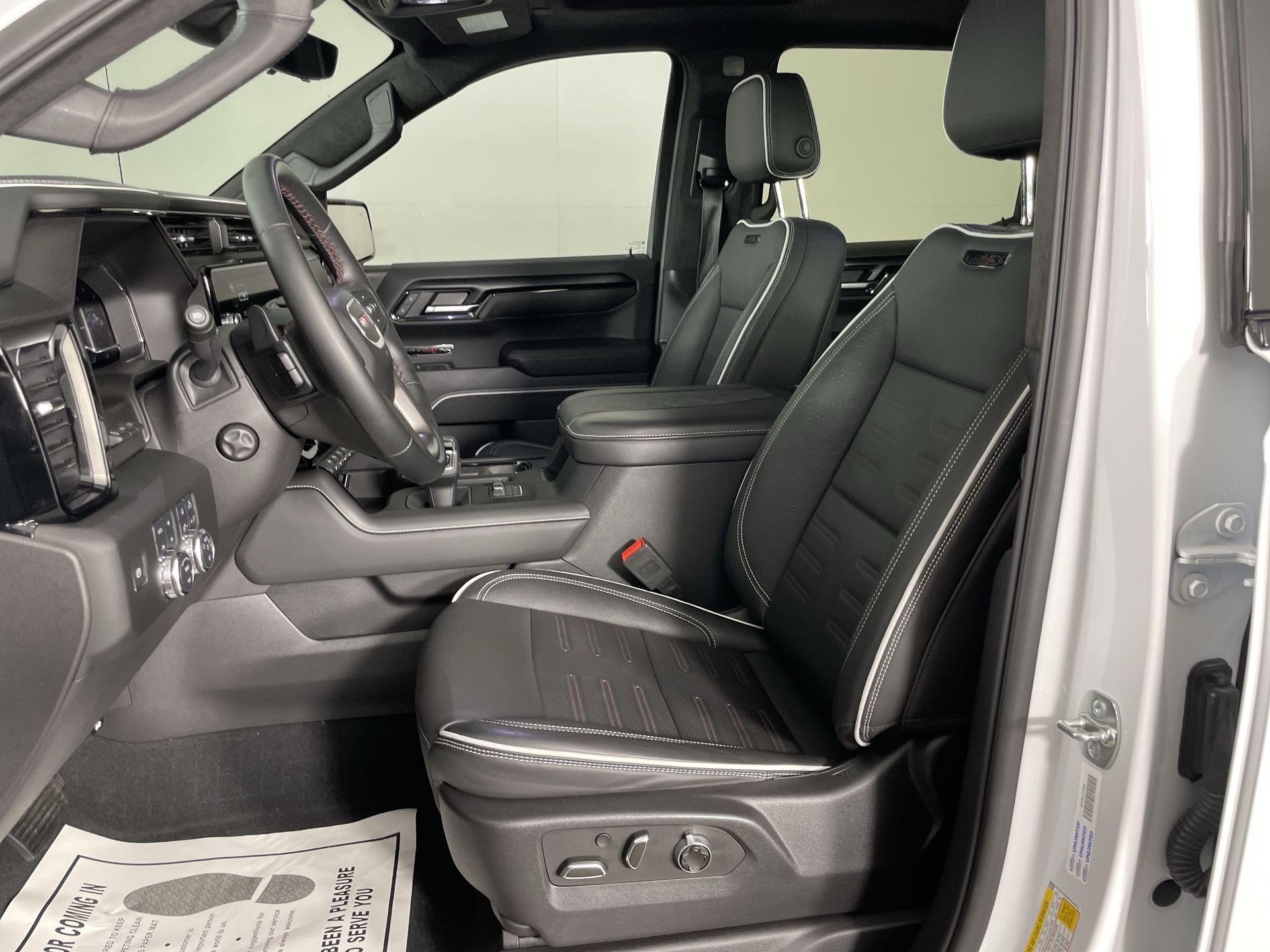 2025 GMC Sierra 1500 AT4X