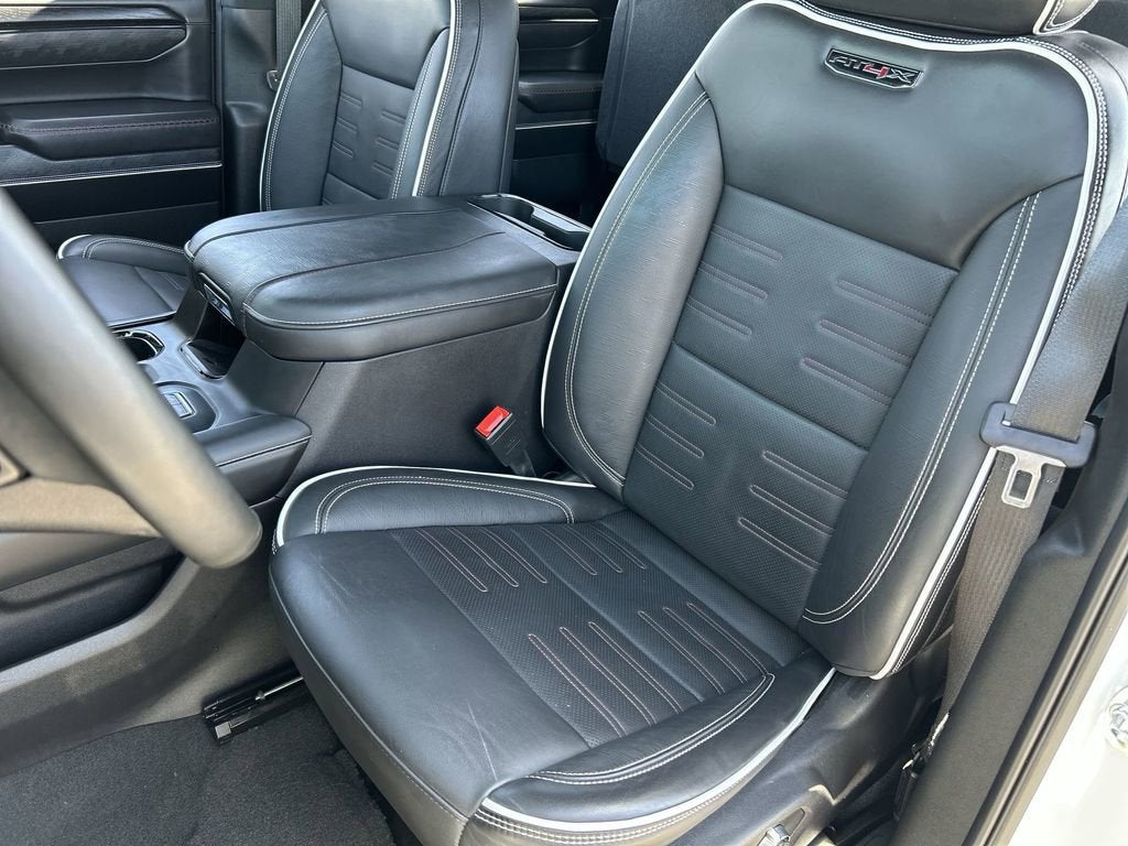 2025 GMC Sierra 1500 AT4X